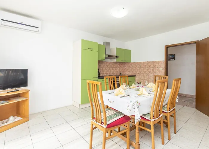 Apartment Beautiful In Novi Vinodolski
